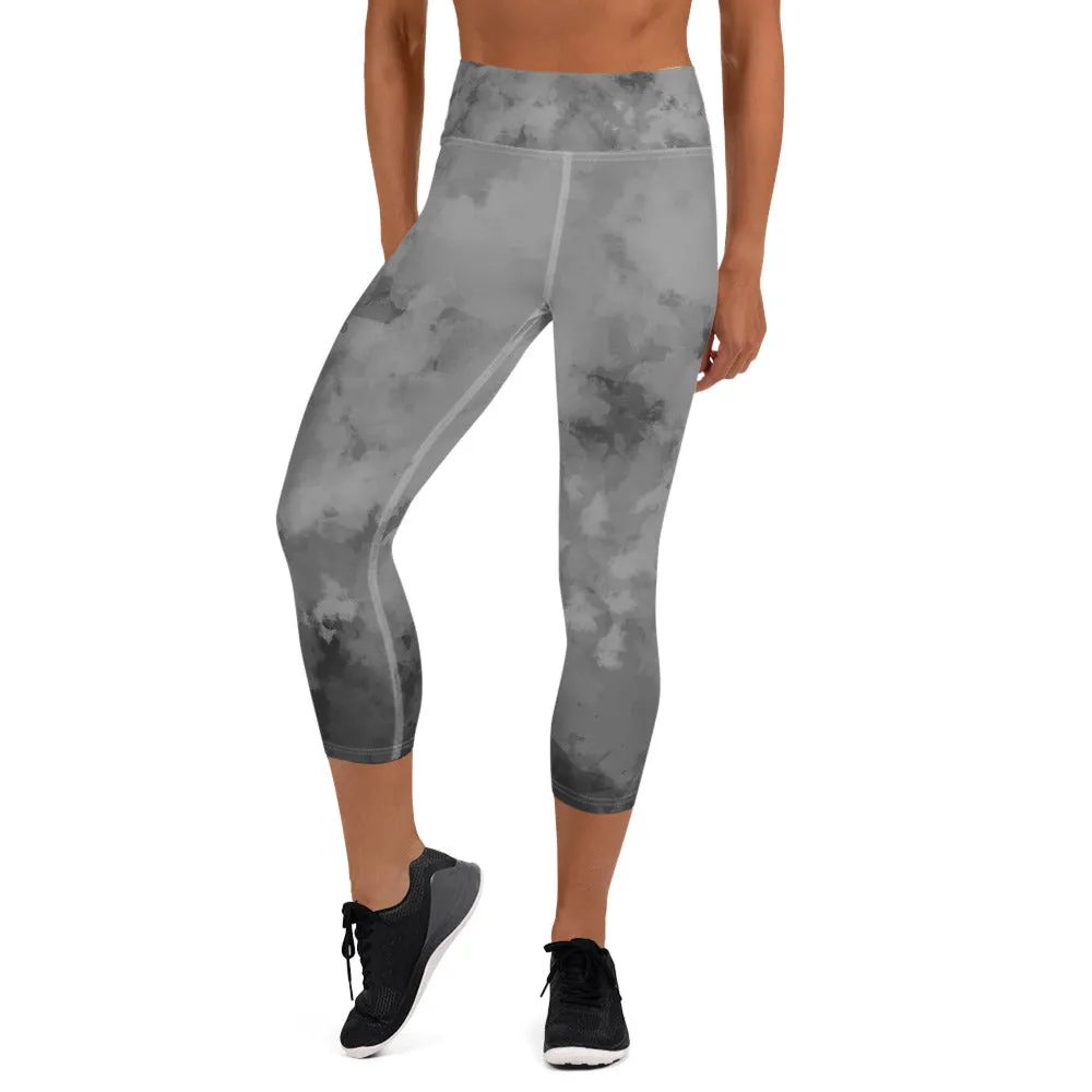Gray Yoga Capri Leggings, Abstract Grey Women's Capris Tights For Fitness Workouts-Made in USA/EU/MX