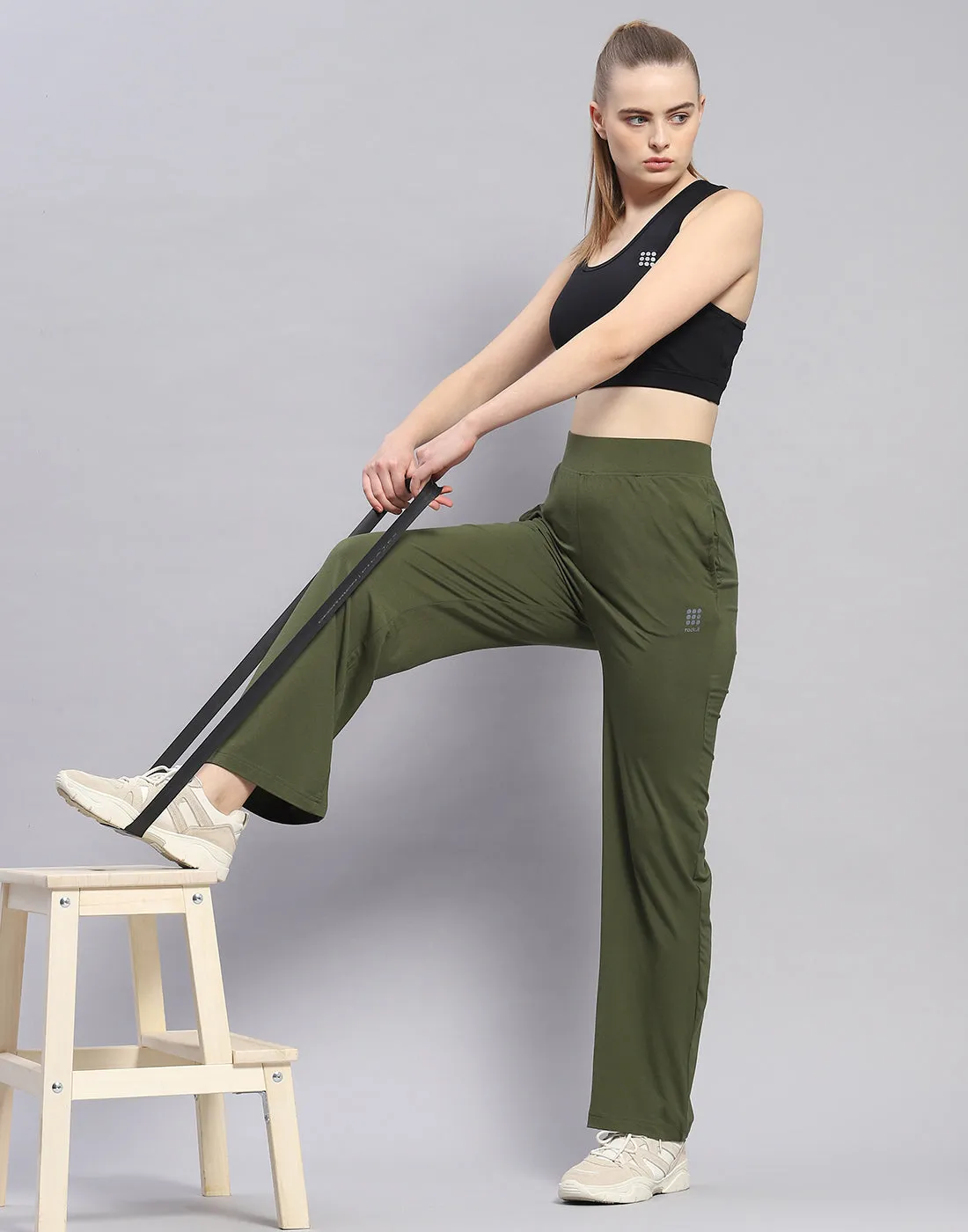 Women Olive Solid Regular Fit Yoga Pant