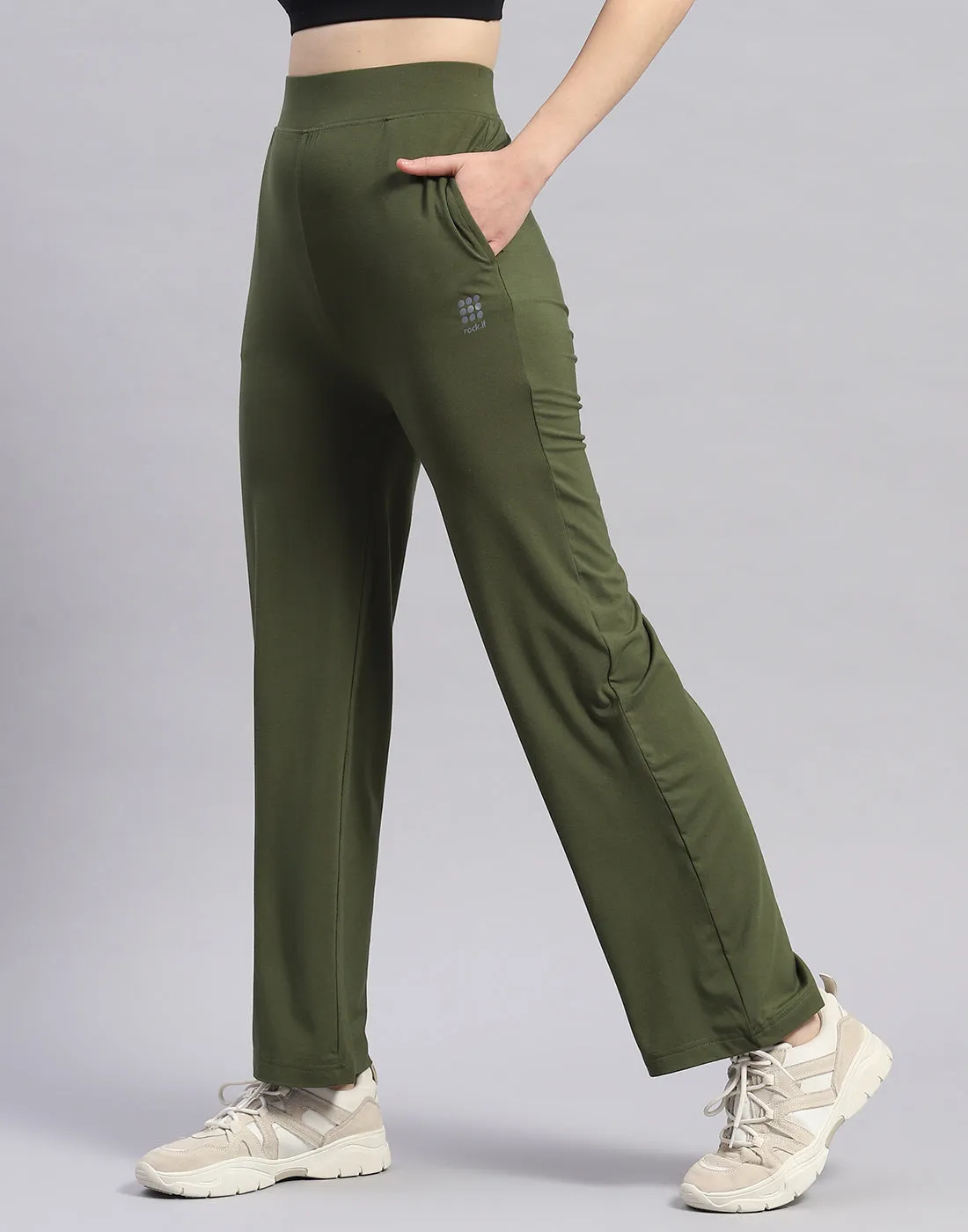 Women Olive Solid Regular Fit Yoga Pant